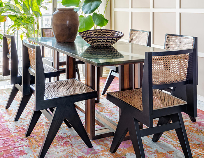 rug_under_dining_table